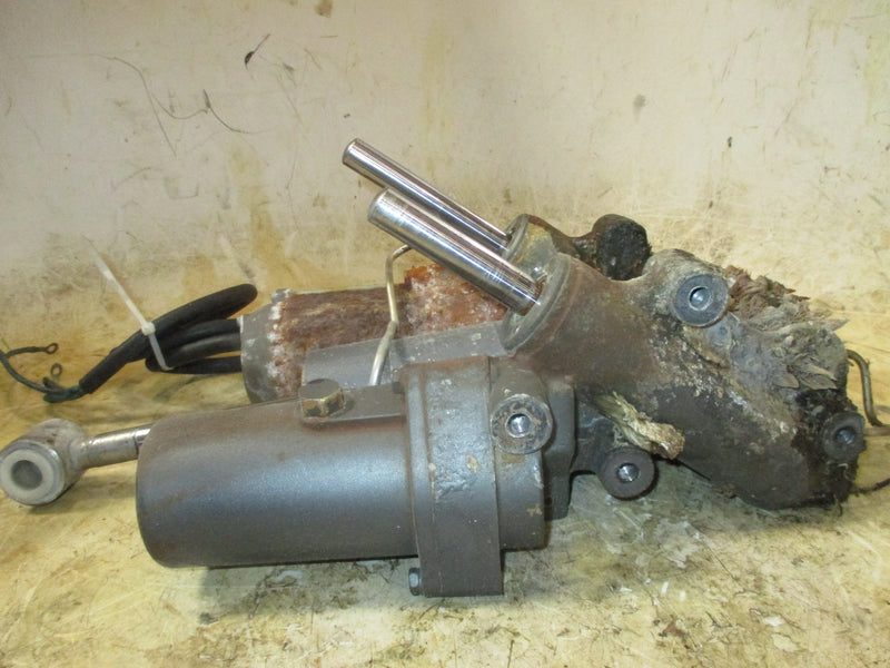 Yamaha 250hp OX66 2 stroke outboard tilt trim unit