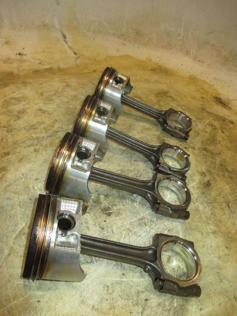 Suzuki DF140 140hp 4 stroke outboard piston and rod set (12111-92J00)