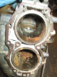 Load image into Gallery viewer, Yamaha 40hp 2 stroke outboard crankcase block
