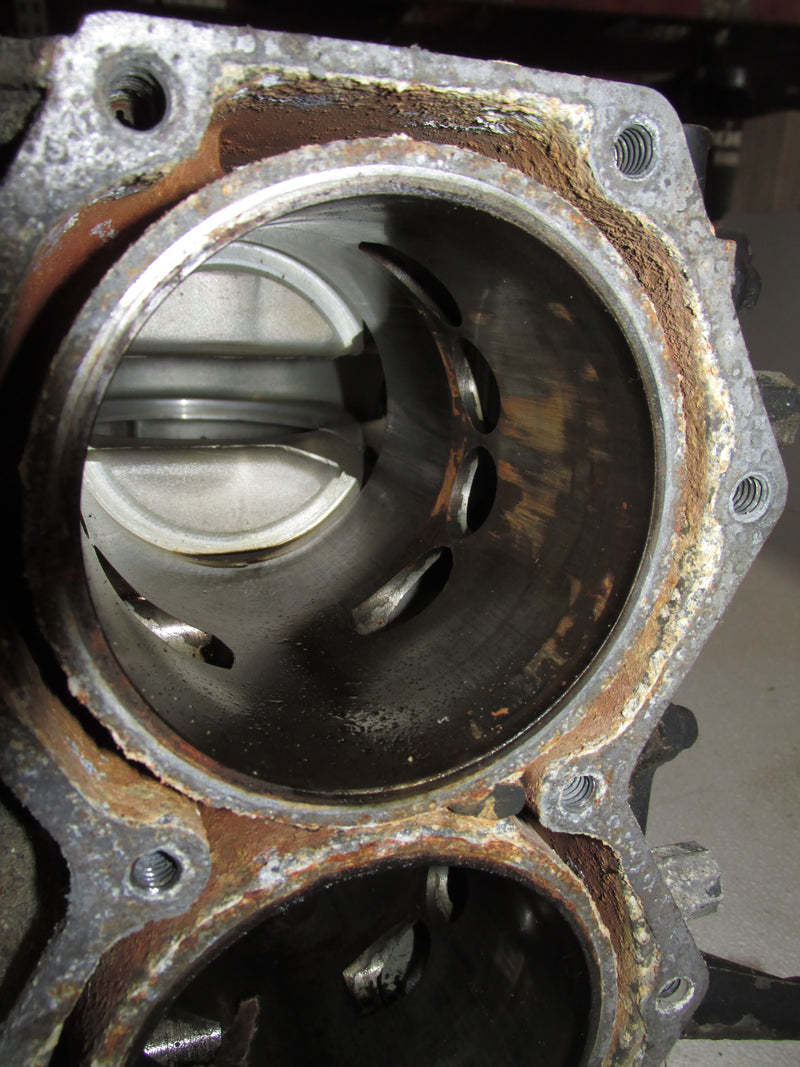 Johnson 115hp 2 Stroke Outboard Bubble Back Block