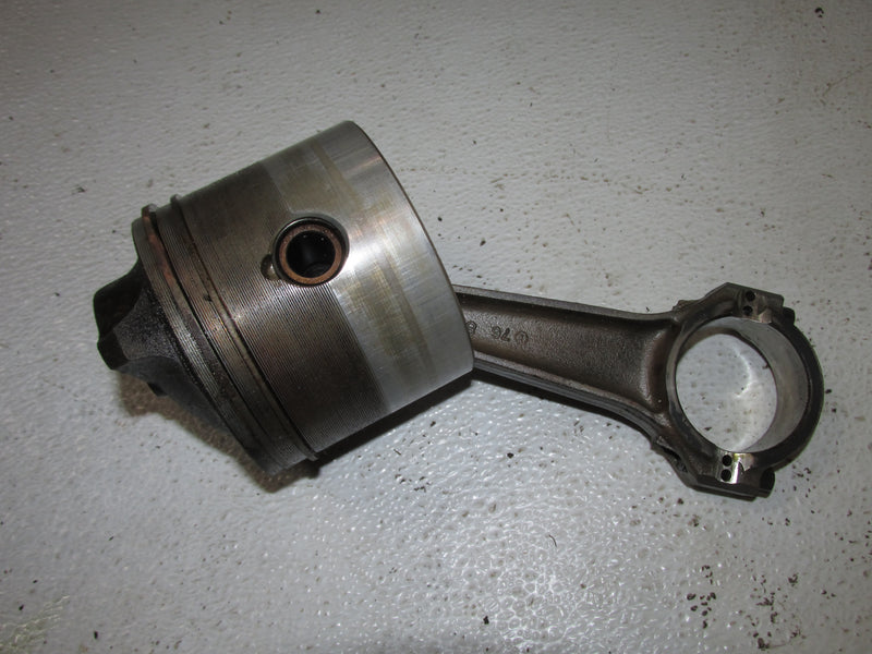 Johnson 115hp 2 Stroke Outboard Piston and Rod (328355/321712)