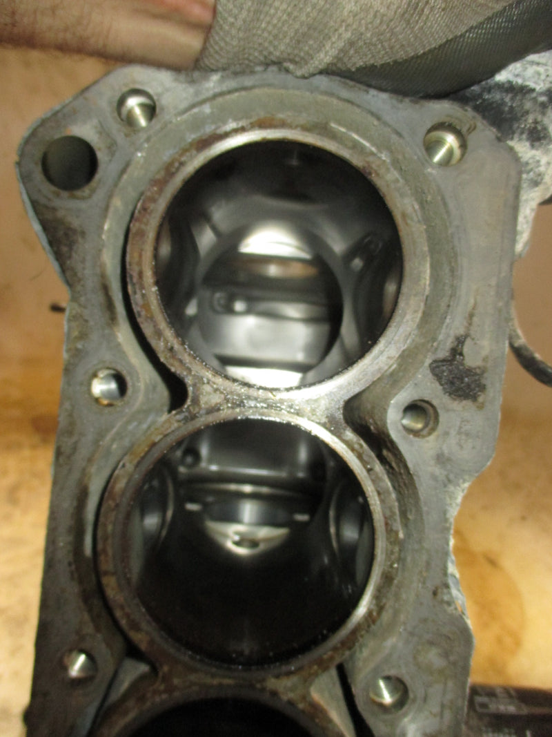 Suzuki DF70 70hp 4 stroke outboard crankcase block