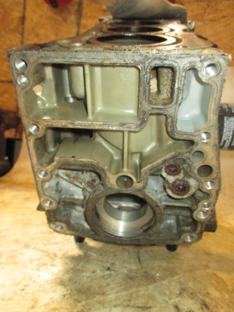Suzuki DF70 70hp 4 stroke outboard crankcase block