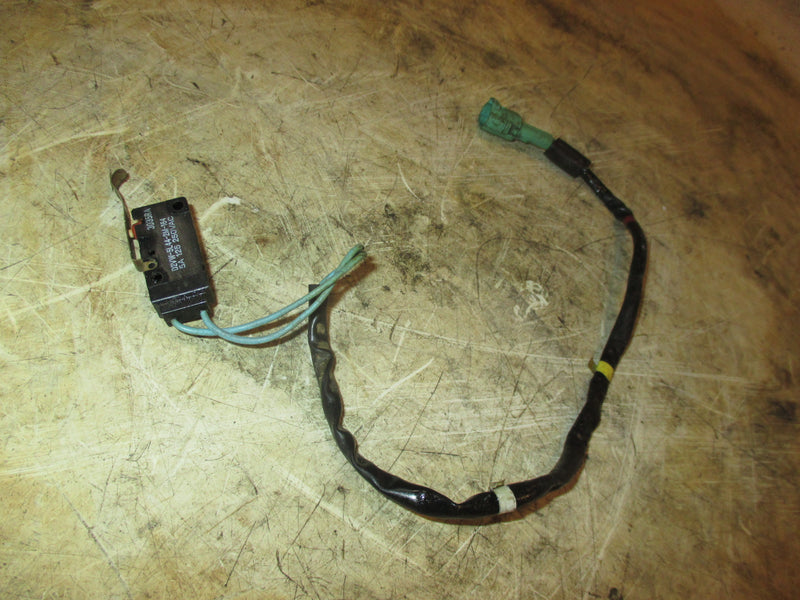 Suzuki DF140 140hp 4 stroke outboard tilt limit switch (37722-93J11)