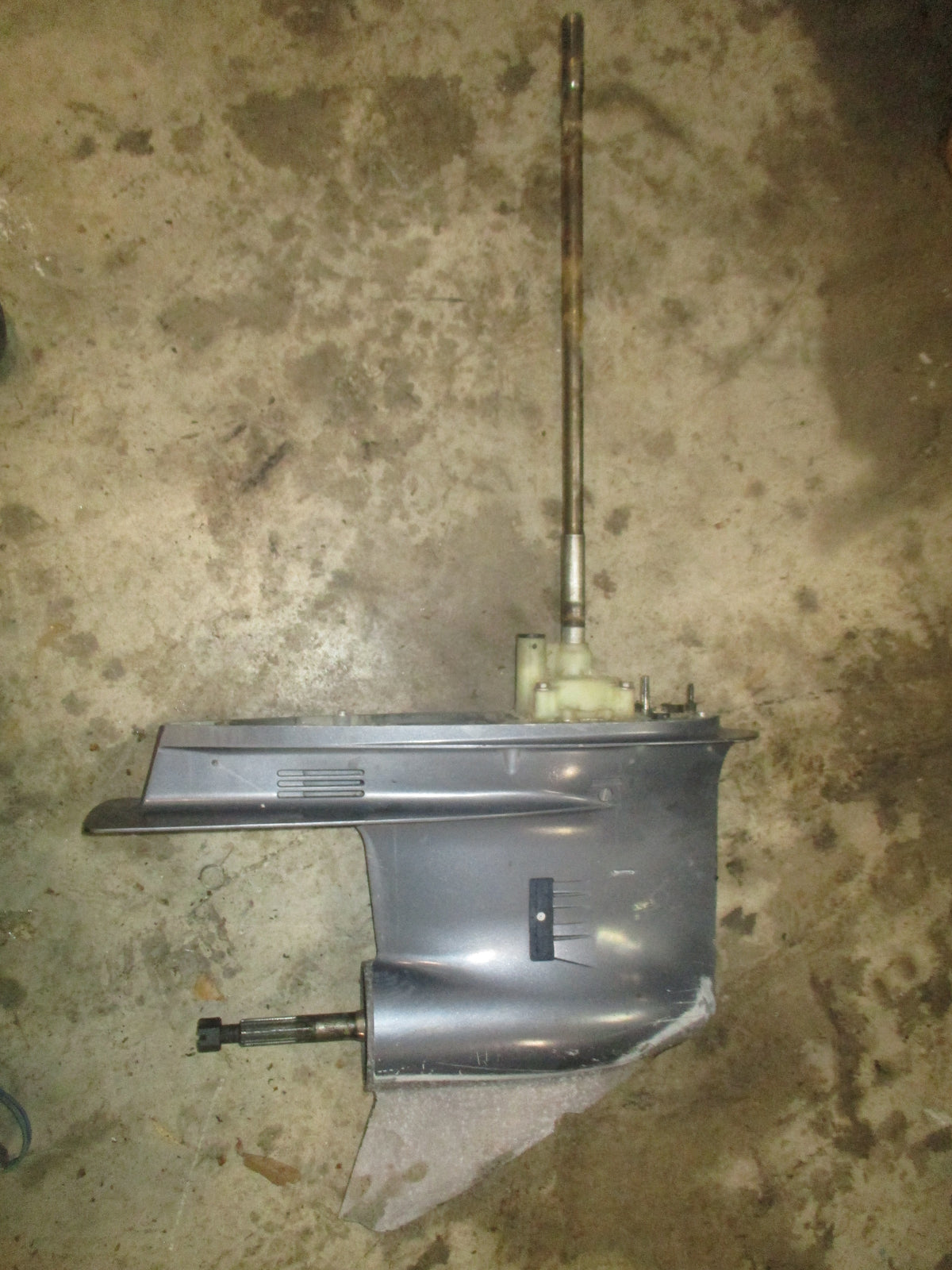 Yamaha 130hp 2 stroke outboard 25 inch shaft lower unit