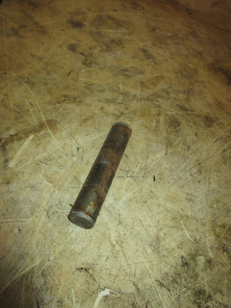 Suzuki DF140 140hp 4 stroke outboard upper trim pin (48321-87D03)