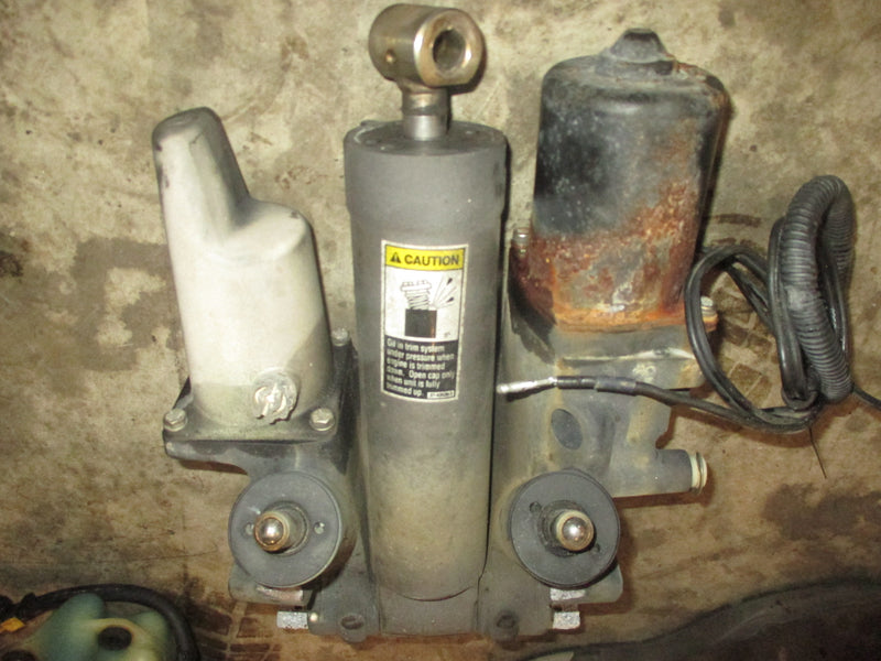 Mercury 150hp XR6 2 Stroke outboard Tilt Trim Unit