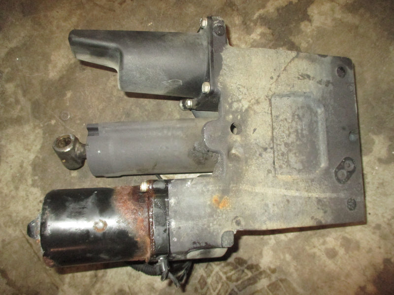 Mercury 150hp XR6 2 Stroke outboard Tilt Trim Unit