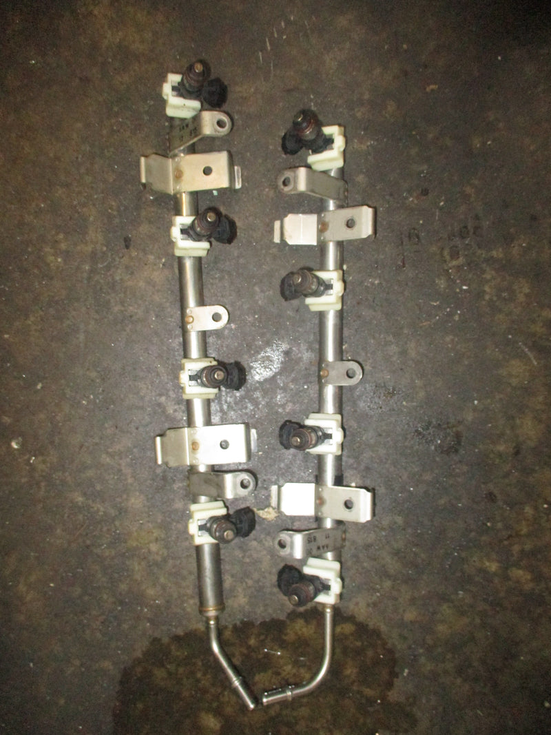 Yamaha 350hp 4 stroke outboard fuel rail and injector set (6AW-13160-00-00)