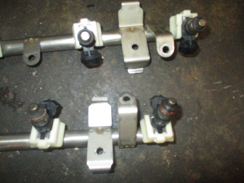 Yamaha 350hp 4 stroke outboard fuel rail and injector set (6AW-13160-00-00)