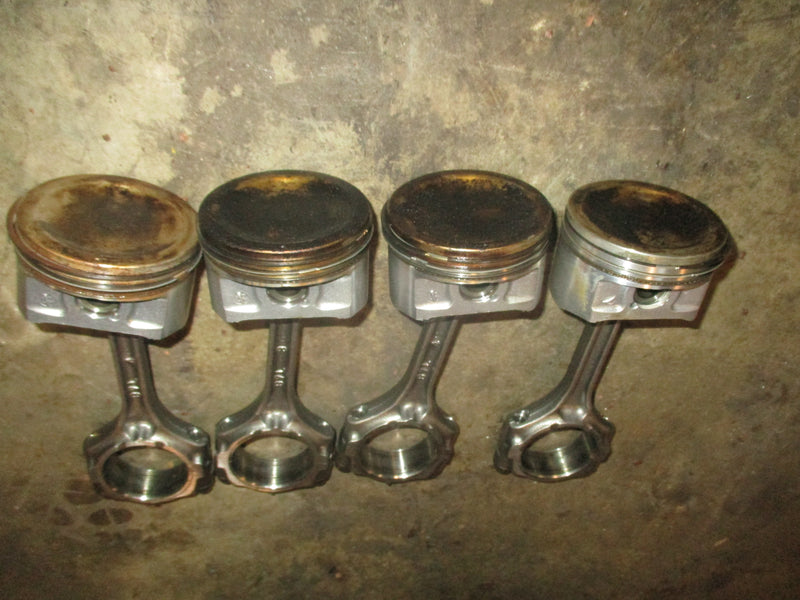 Suzuki DF90A 4 stroke outboard piston and rod set (12111-87L01)