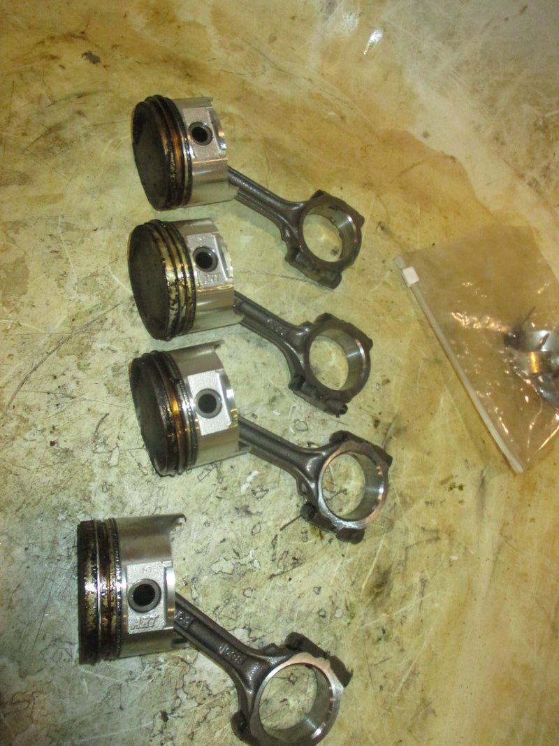Suzuki DF60 60hp 4 stroke outboard Piston and Rod Set (12111-99E01)