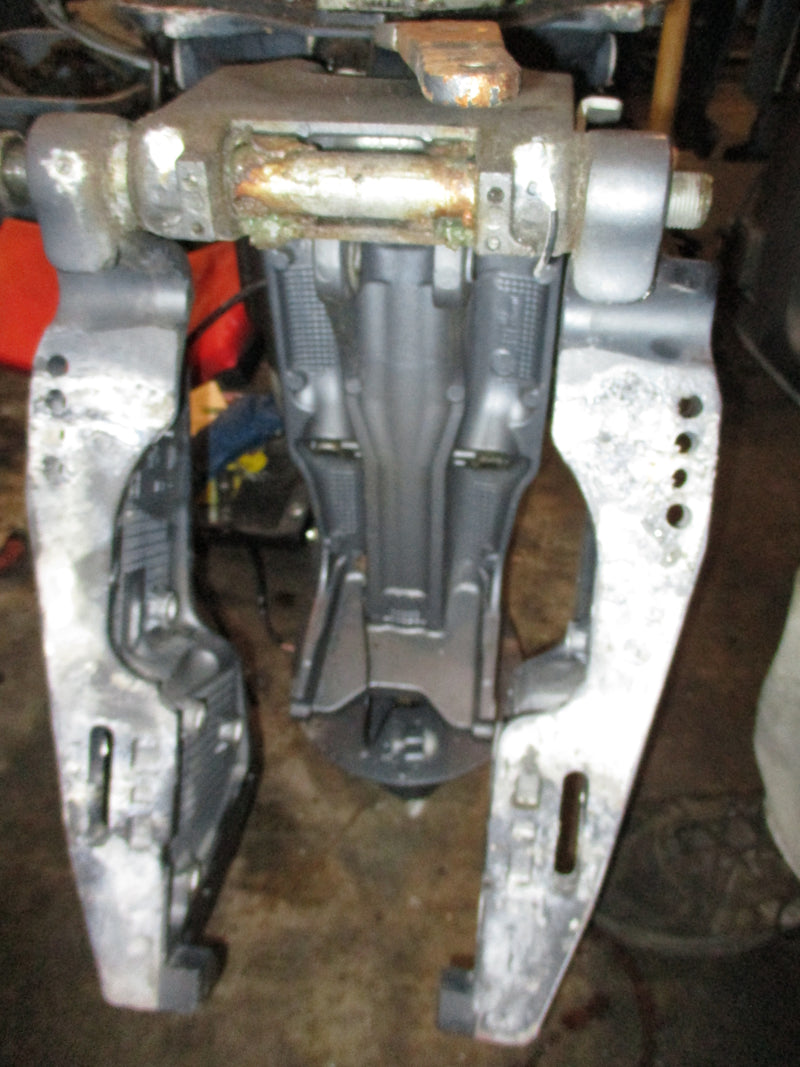 Yamaha 4.2L 300hp 4 stroke outboard 25" midsection