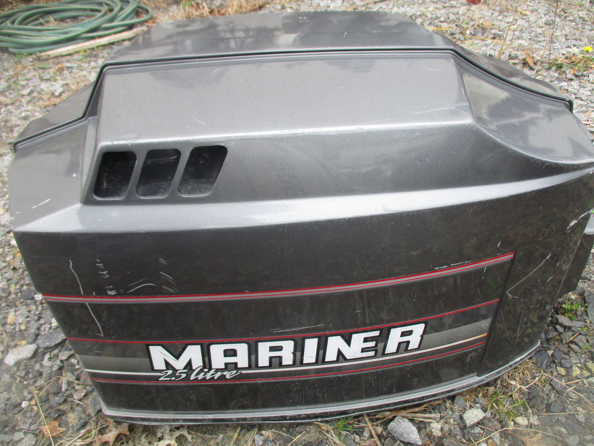 Mariner 2.5L 200hp 2 stroke outboard top cowling