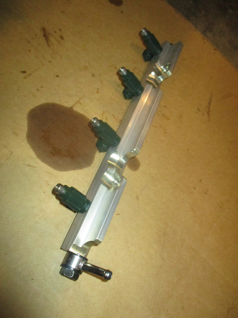 Suzuki DF90A 4 stroke outboard fuel rail and injector set (15750-87L30)
