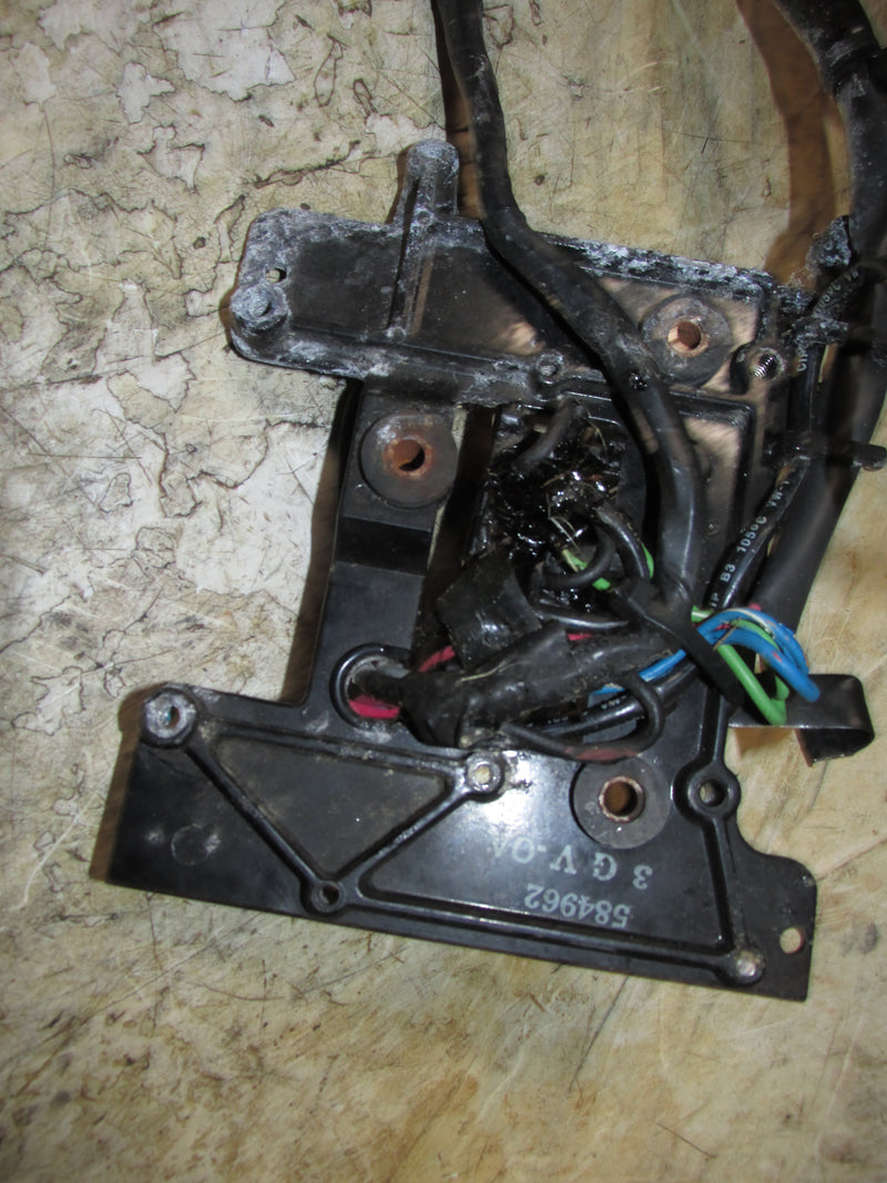 Evinrude 40hp 2 Stroke Outboard Engine Wiring Harness w/ Trim Relays (586020)