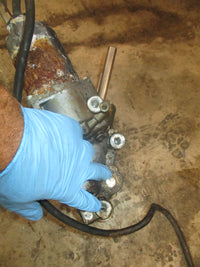 Load image into Gallery viewer, Yamaha 130hp 2 stroke outboard tilt trim unit
