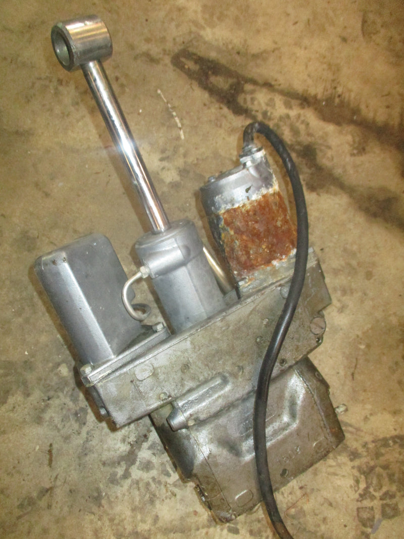 Yamaha 130hp 2 stroke outboard tilt trim unit
