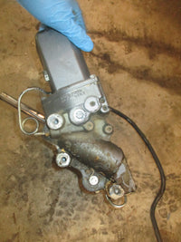 Load image into Gallery viewer, Yamaha 130hp 2 stroke outboard tilt trim unit
