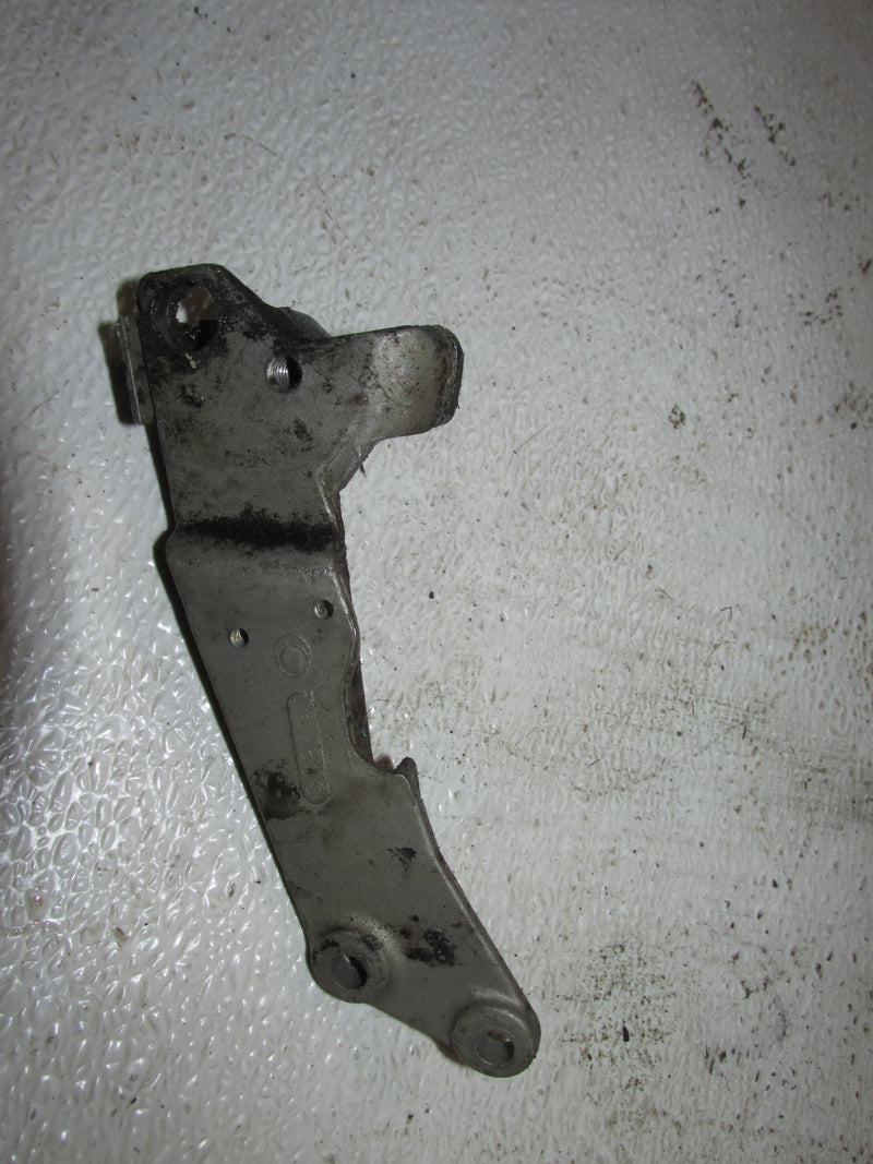 Johnson 90hp 60 Degree 2 Stroke Outboard Throttle and Shifter Cable Holder
