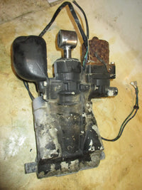 Load image into Gallery viewer, Johnson 200hp 2 stroke Ocean runner outboard tilt trim unit
