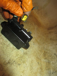 Load image into Gallery viewer, Yamaha 90hp 4 Stroke outboard Tilt Trim Relay (63P-81950-00-00)
