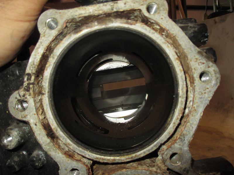 Johnson 40hp 2 stroke outboard crankcase block 338475
