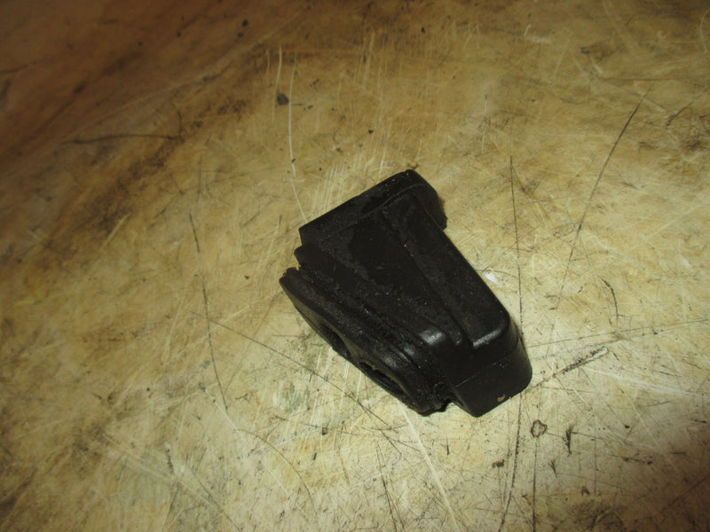 Yamaha 30hp precision blend 2 stroke outboard rigging grommet (6J8-42726-00)
