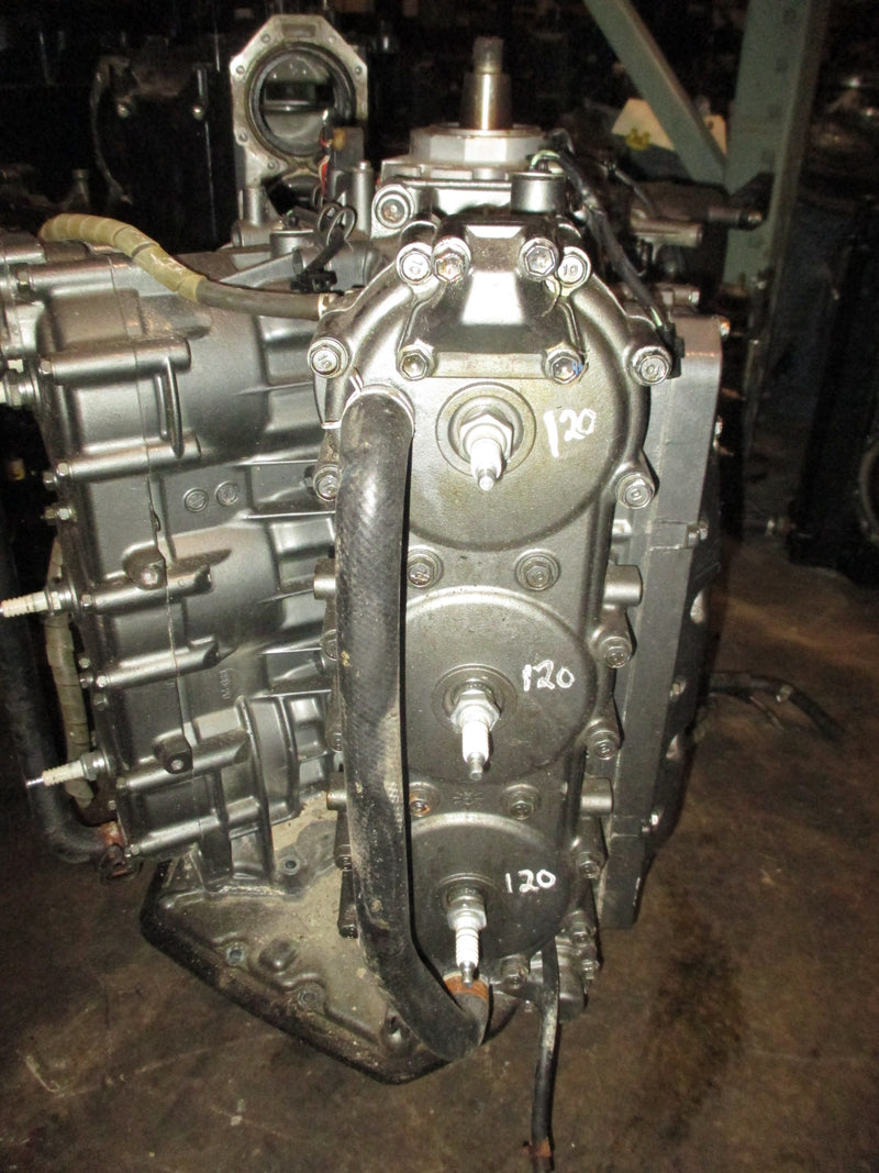 Suzuki DT150 150hp 2 stroke outboard Crankcase Powerhead