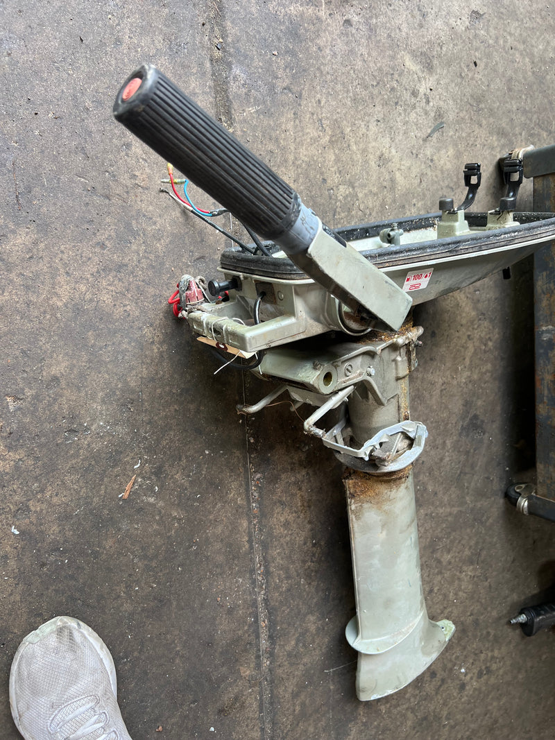 Suzuki DT4 4hp 2 Stroke outboard long shaft midsection (PARTS)