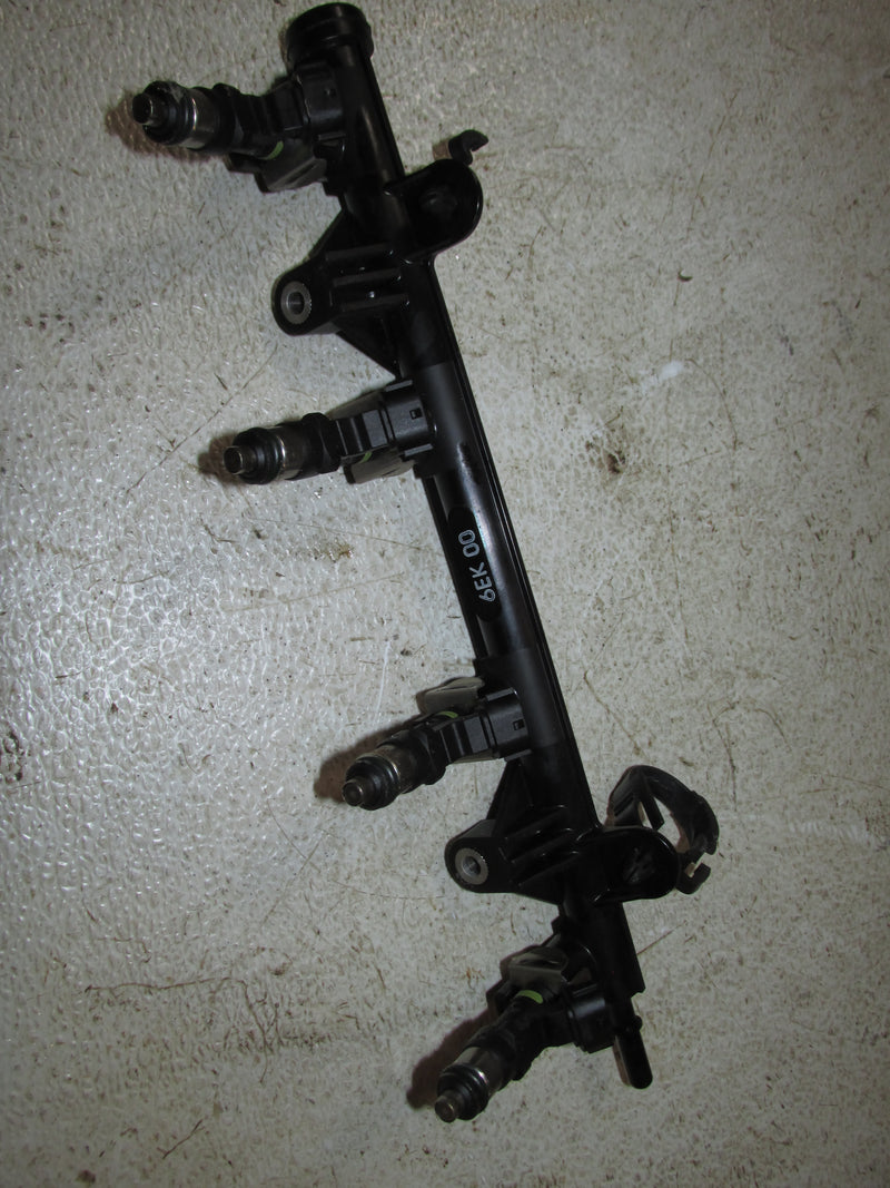 Yamaha 115hp 4 Stroke Outboard Fuel Rail and Injector Set (6EK-13761-00-00)