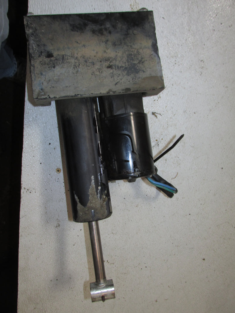 Mercury 75hp 2 Stroke Outboard Tilt Trim Unit (830250T5)