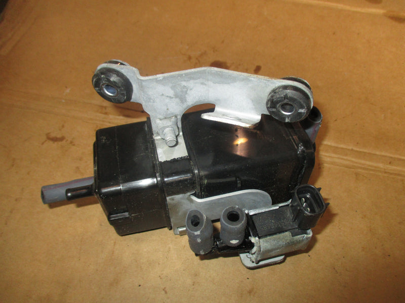 Yamaha 200hp 4 cyl 4 stroke outboard Air canister/ solenoid valve 6C5-86120