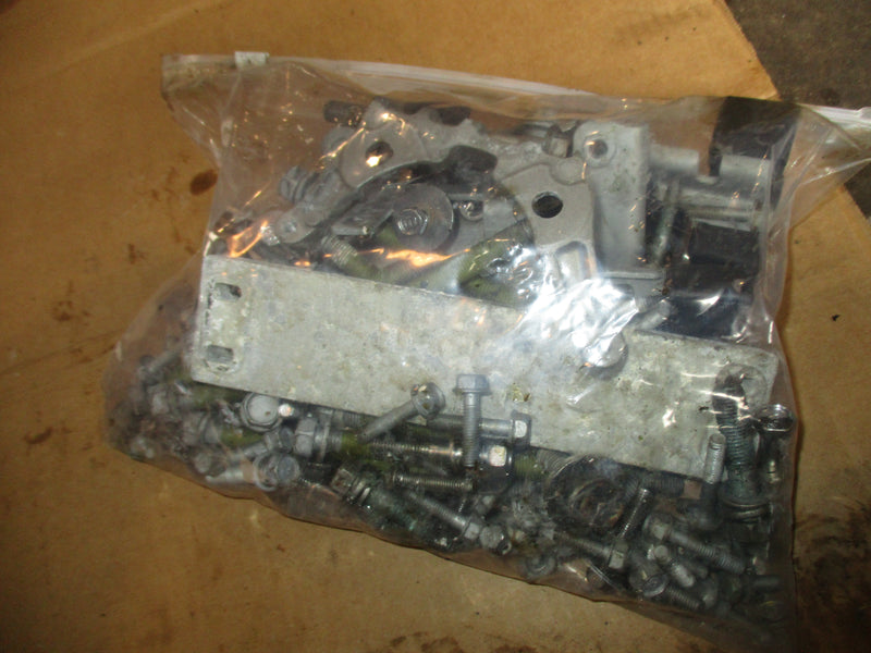Yamaha 200hp 4 cyl 4 stroke outboard Misc bolt set