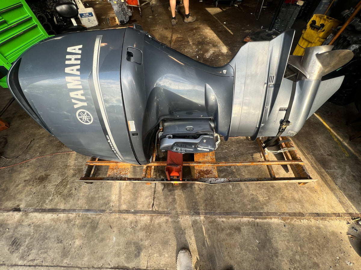 2010 Yamaha counter rotation 350hp 4 stroke 30" outboard