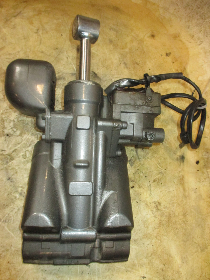 Suzuki DT 65hp 2 stroke outboard Showa tilt trim unit