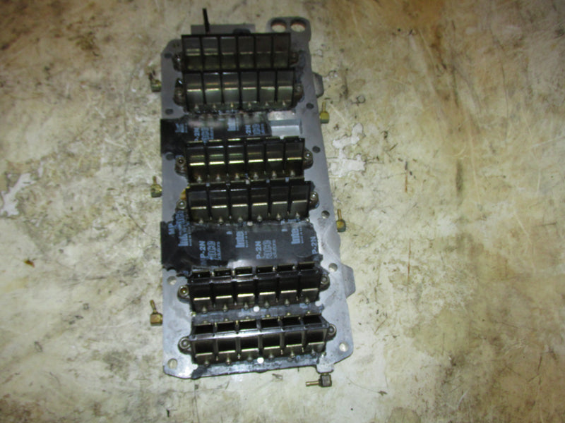 Mercury 225hp 3.0L Optimax 2 Stroke Outboard Intake Manifold / Reeds