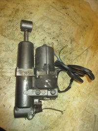Load image into Gallery viewer, Nissan 40hp 2 stroke outboard Tilt Trim Unit
