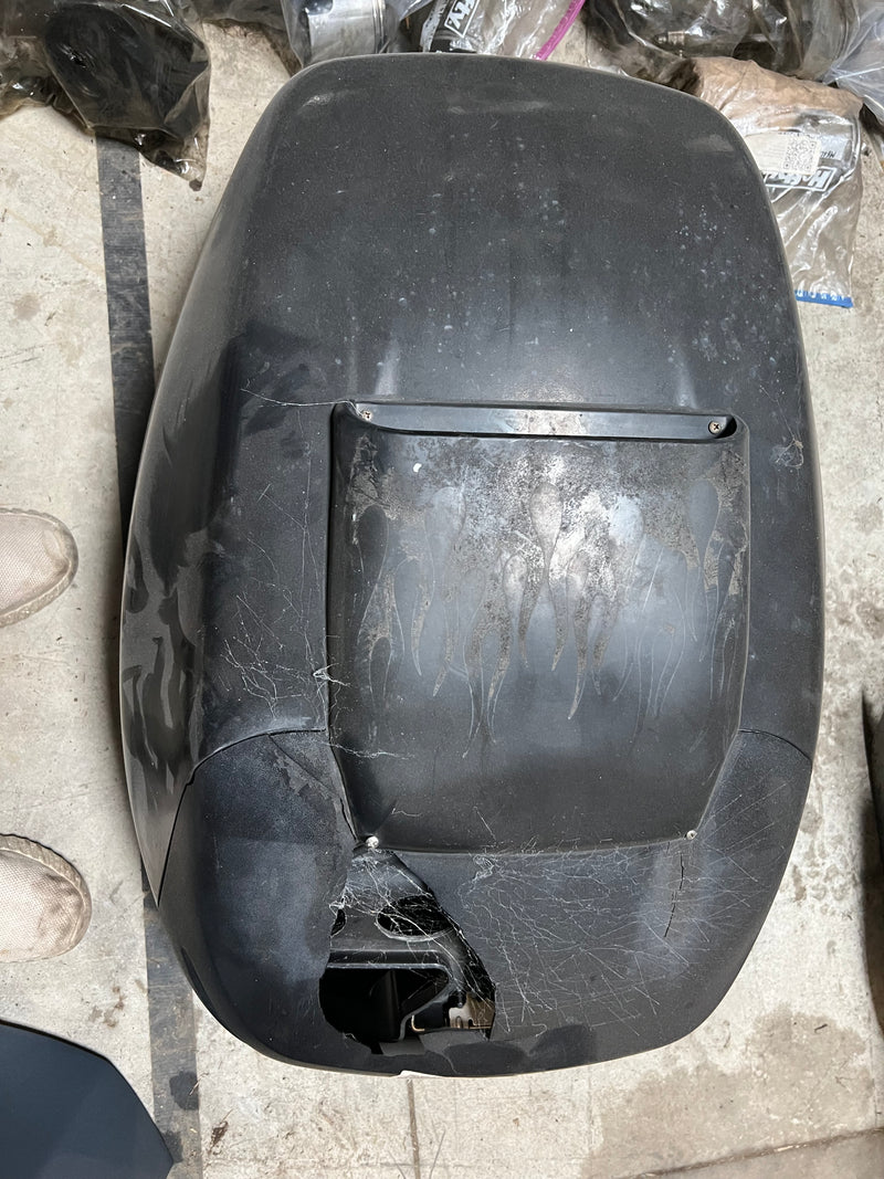 Mercury Verado 275hp outboard top cowling BROKEN SPOT