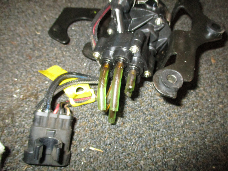 Evinrude ETEC 300hp 2 stroke outboard oil injector (5007849)
