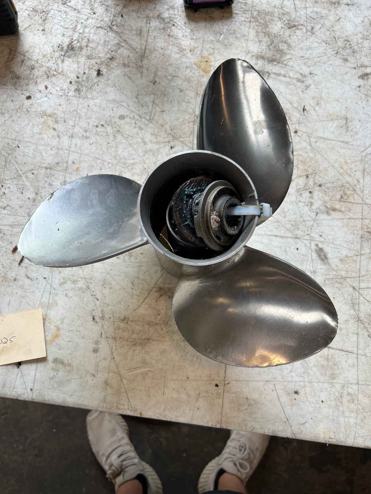 Suzuki DF 90-140 outboard stainless propeller 13 7/8 x 19 (777025)