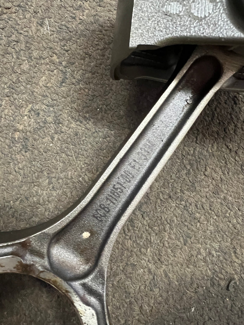 Yamaha 4.2L 300hp 4 stroke outboard piston and rod (6CE-01) (6CB-11651)