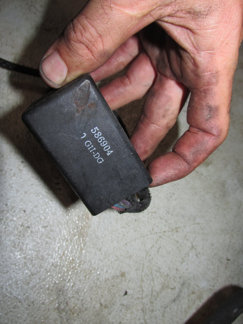 Evinrude Etec 115hp 2 Stroke Outboard Exhaust Actuator Relay (586904)
