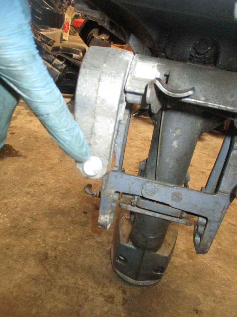 Evinrude 25hp 2 stroke outboard mid section