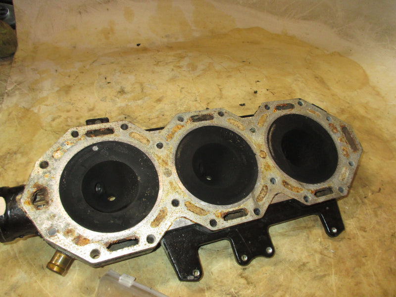 Evinrude Ficht 225hp 2 stroke outboard port cylinder head (348240)