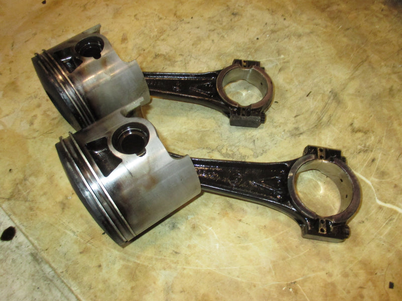 Evinrude Ficht 225hp 2 stroke outboard starboard piston and rod set of 2
