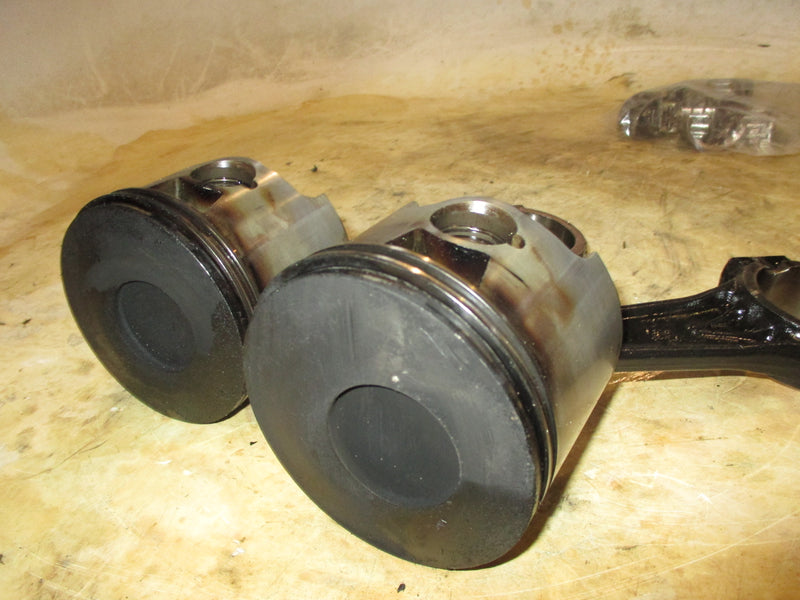 Evinrude Ficht 225hp 2 stroke outboard starboard piston and rod set of 2