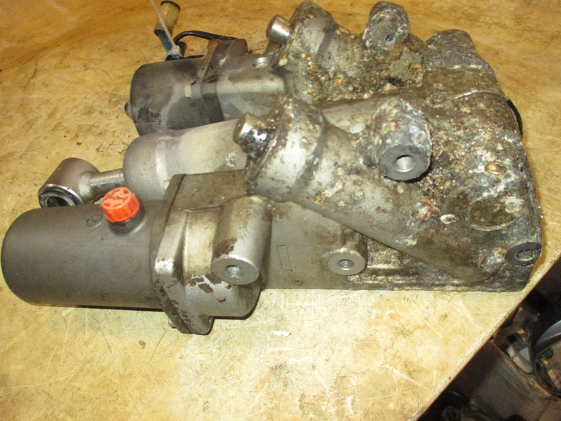 Suzuki DF300 300hp 4 stroke outboard Tilt Trim Unit