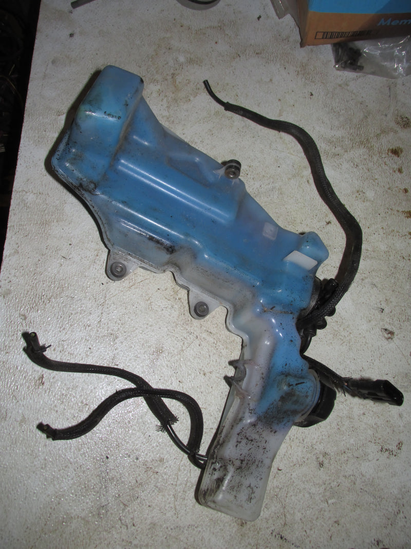 Evinrude Etec 90hp 2 Stroke Outboard Oil Tank and Pump
