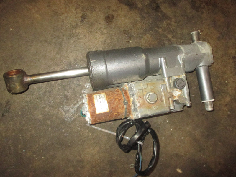 Yamaha 100hp 4 stroke outboard Tilt Trim Unit (67F-03)